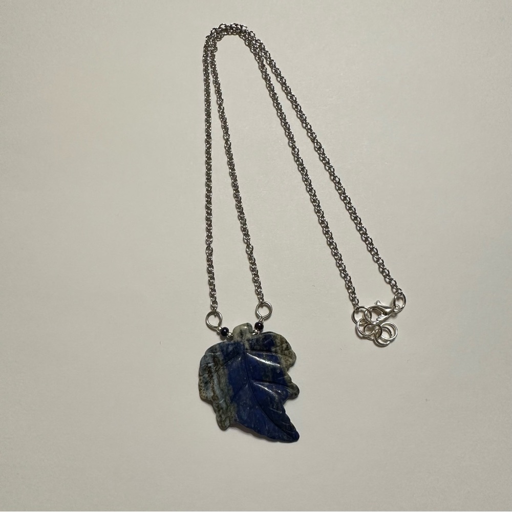 Sodalite 1.5” pendant on the 9” chain - Picture 2 of 3